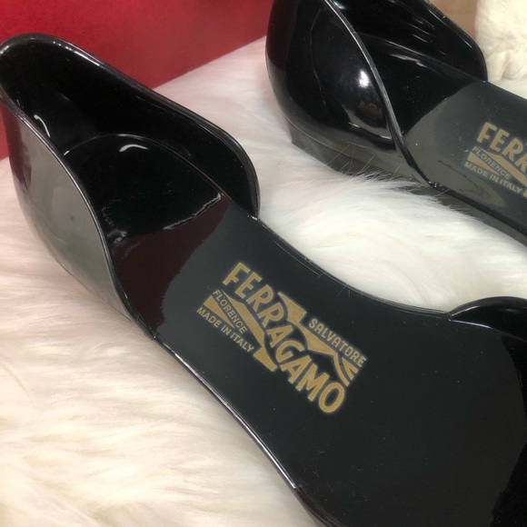 $300 Authentic Ferragamo black jelly flats slipper - Picture 7 of 9